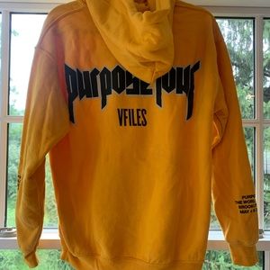 Bieber’s Purpose world tour sweatshirt